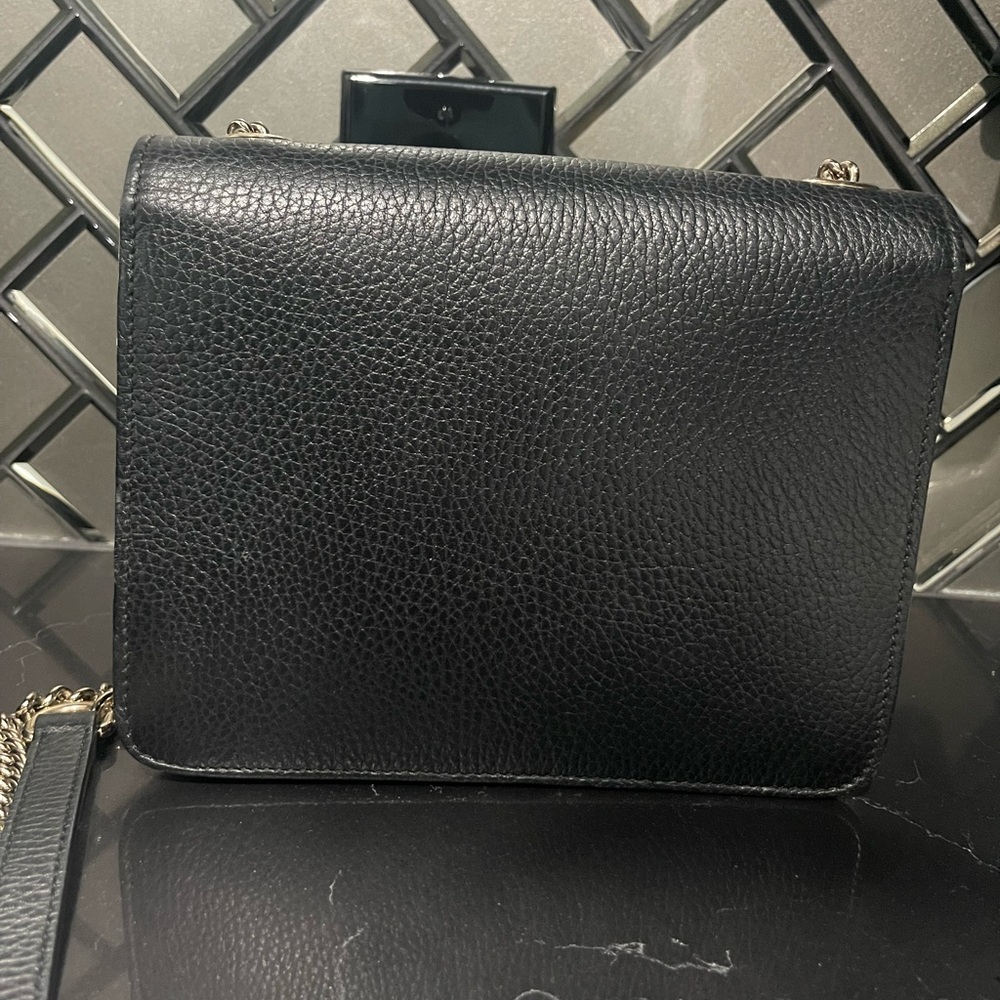 Gucci Black Leather Crossbody Bag with Gold Chain - Picture 2 of 3